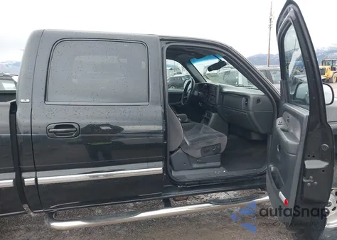 2001 GMC Sierra 1500Hd Sle z USA, uszkodzony, nr VIN 1GTGK13U81F209255